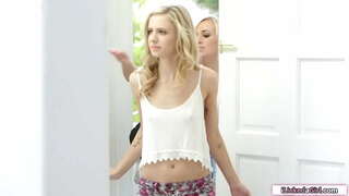 Teen titw tomos bach llyfu yna rimmed gan lesbiaidd bff Teen titw tomos bach llyfu yna rimmed gan lesbiaidd bff