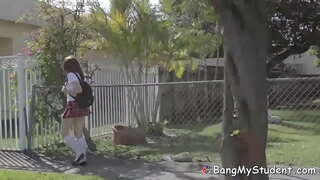 Mladé Panny Minie Triedy Do Prdele Jej Priateľ