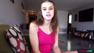 Ang aking mga kinakapatid na babae na natagpuan out na ang kanyang kasintahan ay pagdaraya sa kanya at kinakapos upang makakuha ng pabalik sa kanya tinanong niya ako sa mukha at ipaalam sa kanya kumuha ng mga larawan ng sa amin - Ellie Idol