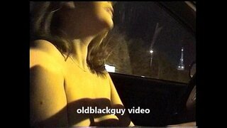 Oldblackguy bíonn debbie flashing naked go poiblí