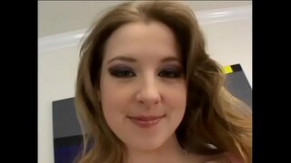 Sexy babe le oinniún butt loves a sucks coileach agus faigheann fucked doggystyle