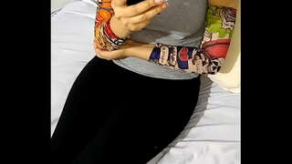 Ŝ�诞节庆祝活动。 姐姐干了铁杆给予最好的给他吹箫